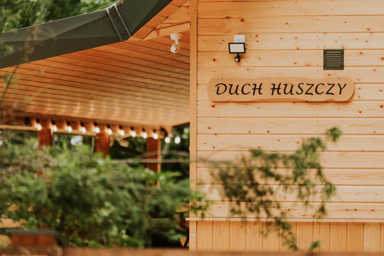 Duch Huszczy W Srodku Sosnowego Lasu Lomazy Exterior foto
